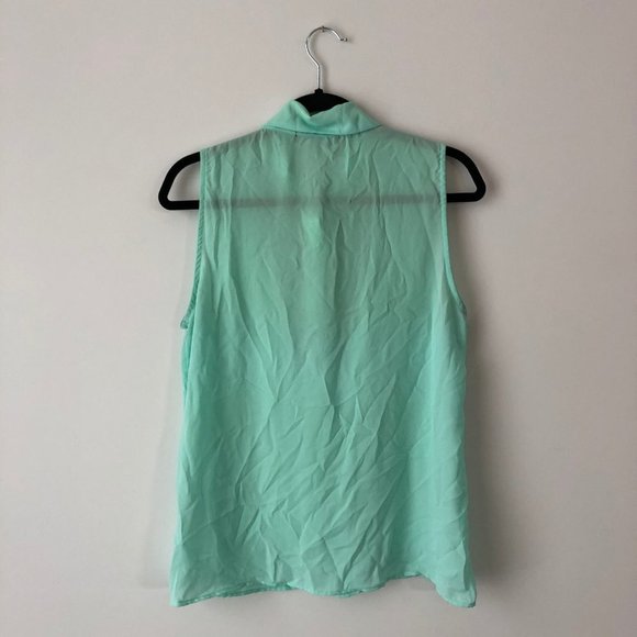 Light Teal Sleeveless Blouse - Picture 2 of 5